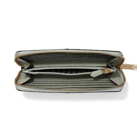 Victoria's Secret The Victoria Zip Around Leather Croc Wallet Color Palm L NWT - Picture 3 of 10